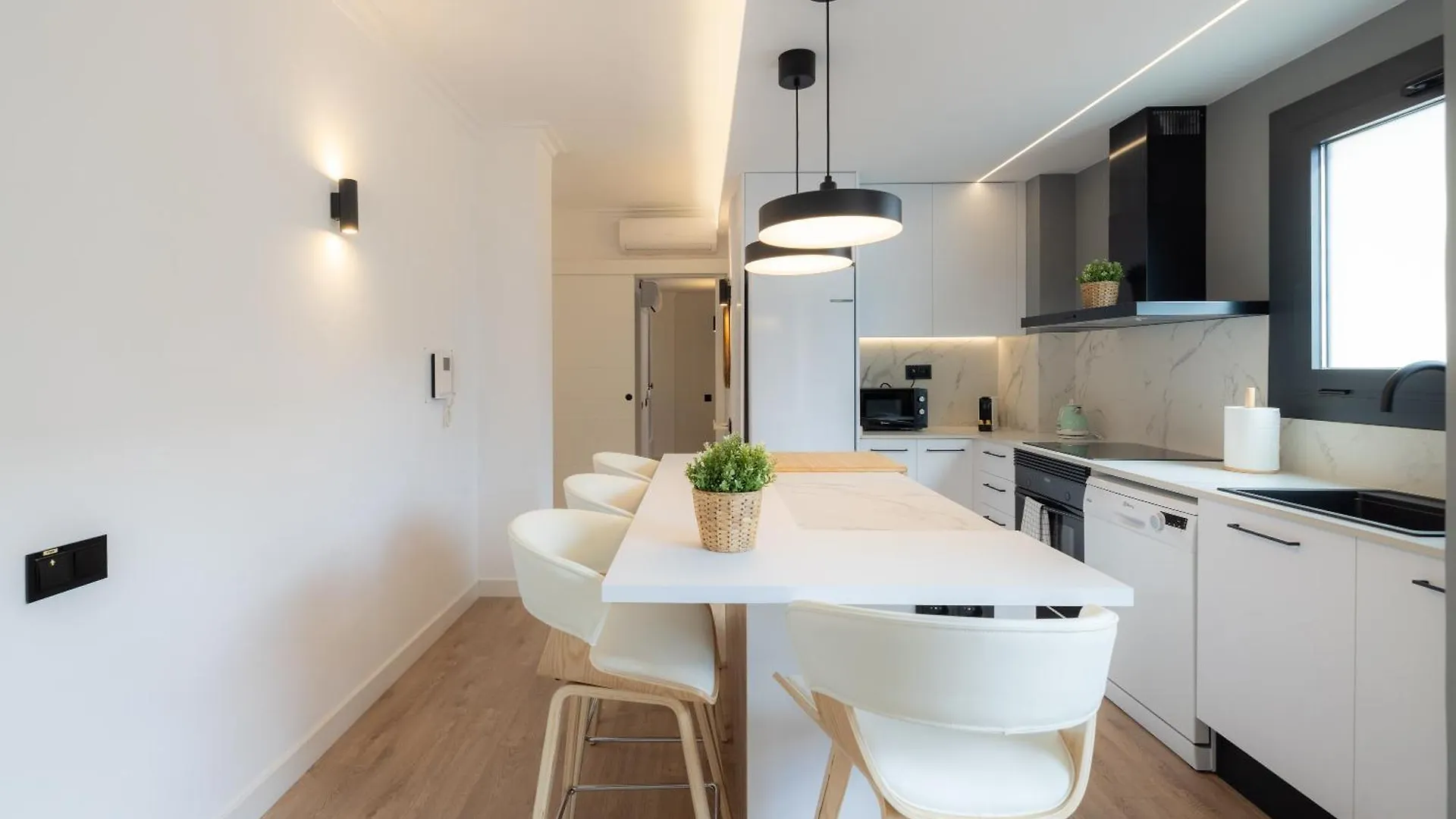 Stay U-Nique Apartments Villarroel II Barselona