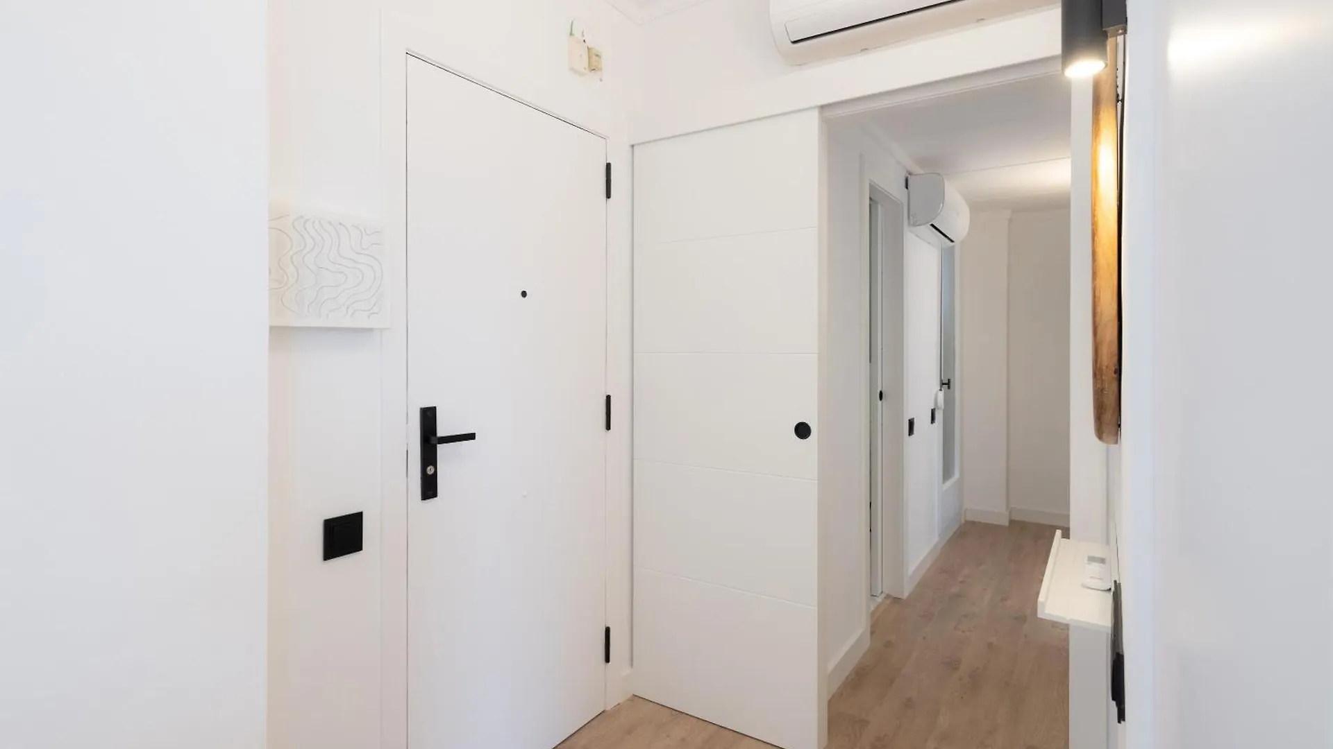 Stay U-Nique Apartments Villarroel II Barselona İspanya