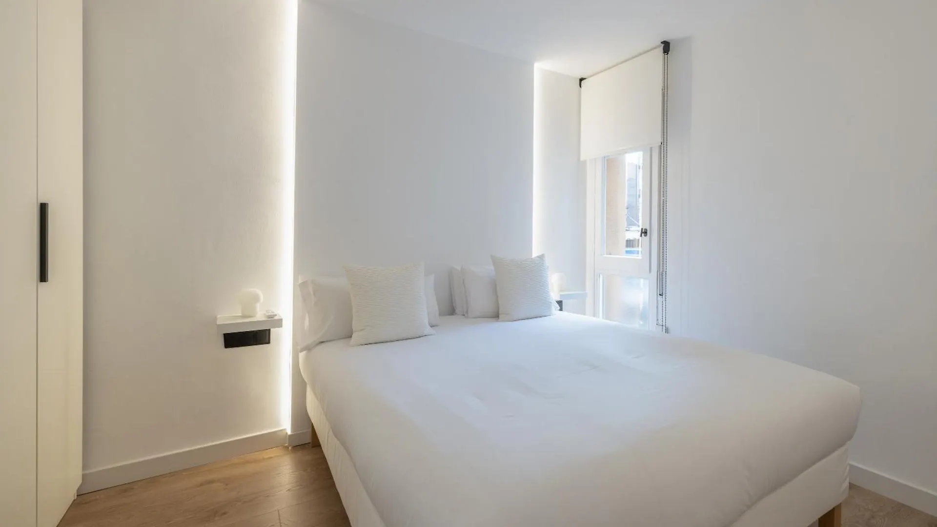 Stay U-Nique Apartments Villarroel II Barselona